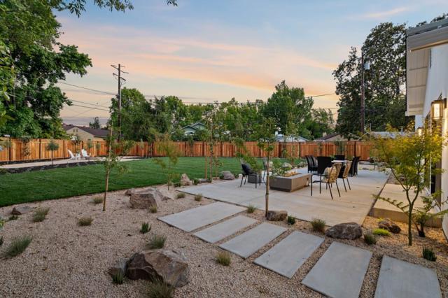 2330 Sierra Court, Palo Alto CA: https://media.crmls.org/mediaz/8b23ef32-aee9-4d12-a041-935edcb1a8de.jpg