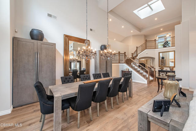 48 Golden Glen Drive, Simi Valley CA: https://media.crmls.org/mediaz/8b247d0a-8043-41f5-884c-279a206a7bd9.jpg
