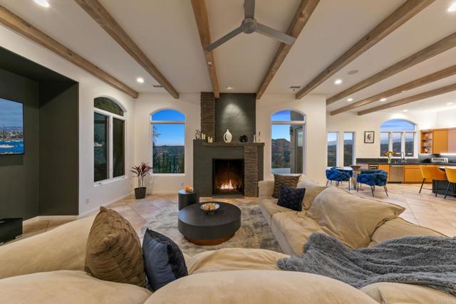 30330 Via Maria Elena, Bonsall CA: https://media.crmls.org/mediaz/8b249039-113f-4d77-8754-f93d01518930.jpg