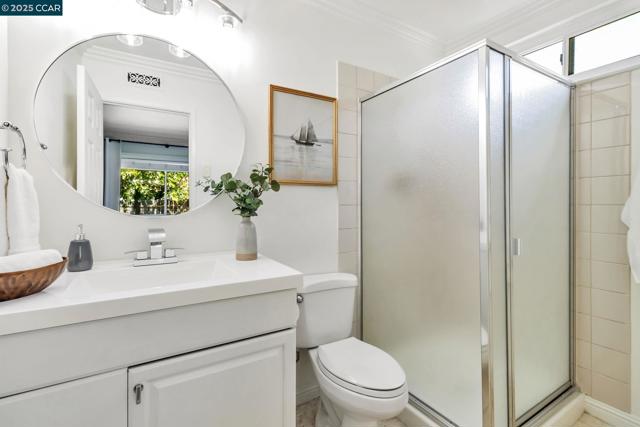 16 Belfast Pl, San Ramon CA: https://media.crmls.org/mediaz/8b253aae-9f1a-454c-b24a-22a2a310eab0.jpg