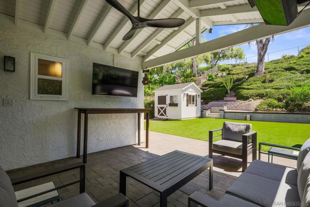 22642 Via Santiago, Mission Viejo CA: https://media.crmls.org/mediaz/8b2574f5-a846-4c50-acda-1ecca72be5fd.jpg