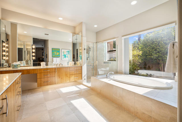 12 Boulder Lane, Rancho Mirage CA: https://media.crmls.org/mediaz/8b25c8b9-734b-4c44-852c-9047415a5caa.jpg