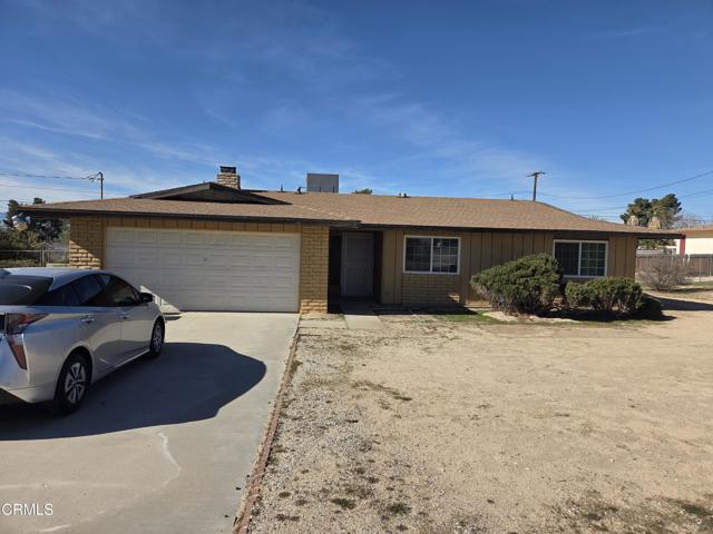 Detail Gallery Image 2 of 13 For 18534 Symeron Rd, Apple Valley,  CA 92307 - 3 Beds | 2 Baths