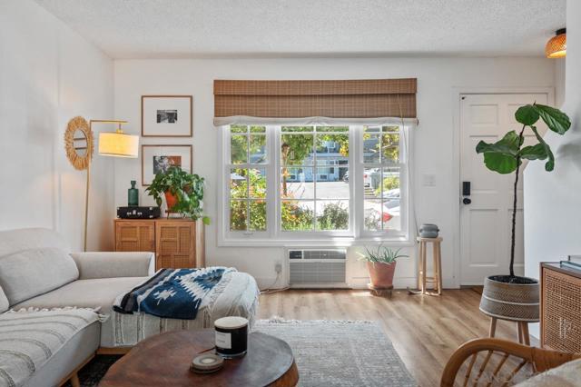 8150 Lemon Ave, La Mesa CA: https://media.crmls.org/mediaz/8b26a482-29ac-46ff-88c4-71a5c1c83d8a.jpg