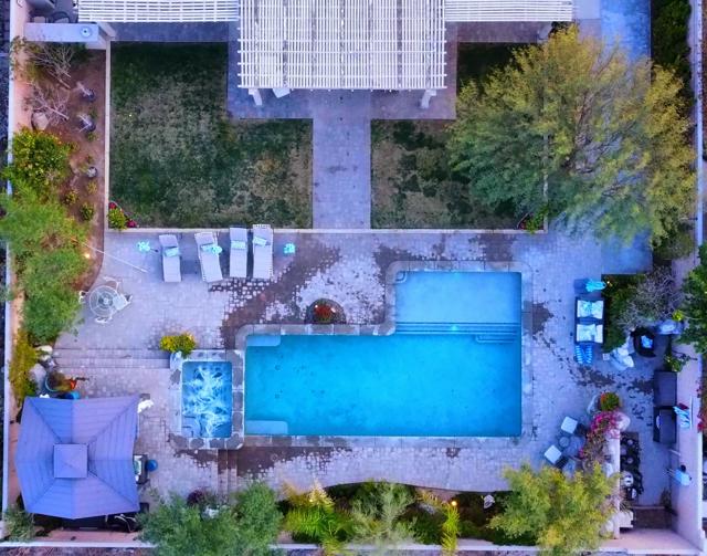 1002 Alta Cresta, Palm Springs CA: https://media.crmls.org/mediaz/8b26ef6e-0e8a-4d5c-8d6b-c6723b04715e.jpg