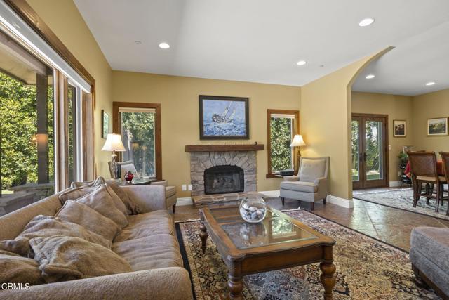 Detail Gallery Image 8 of 74 For 1006 Mesa Dr, Camarillo,  CA 93010 - 5 Beds | 4/1 Baths