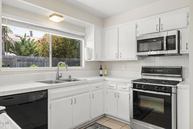 71 Mount Whitney Court, Ventura CA: https://media.crmls.org/mediaz/8b2759ca-7aaf-402a-b880-3c1e291c95ef.jpg
