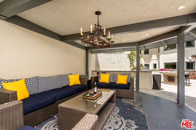 204 Bell Canyon Road, Bell Canyon CA: https://media.crmls.org/mediaz/8b282822-b449-4d5f-a5d8-59b74a0af057.jpg