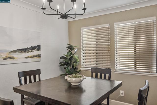 321 Via Cordova Ln, Martinez CA: https://media.crmls.org/mediaz/8b2886b1-515a-4710-ba5f-c45f96f6a3db.jpg