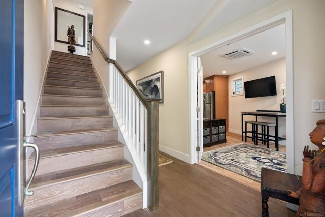 249 Playa Del Norte, La Jolla CA: https://media.crmls.org/mediaz/8b293c1e-4370-4bc9-a257-b53aa72a1c76.jpg