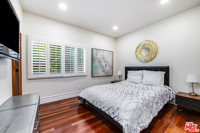 4520 TYRONE Avenue, Sherman Oaks CA: https://media.crmls.org/mediaz/8b297126-29d7-4e41-b7dc-779c038abe33.jpg