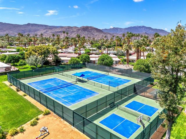 74903 Chateau Circle, Indian Wells CA: https://media.crmls.org/mediaz/8b2a5607-48a8-4291-9766-df5b9a0c0caa.jpg