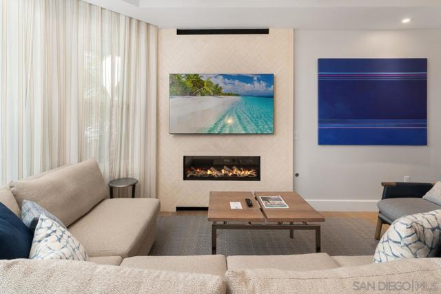 1500 Orange Avenue, Coronado CA: https://media.crmls.org/mediaz/8b2a95ff-11be-490c-8d1b-0831cbf739f0.jpg