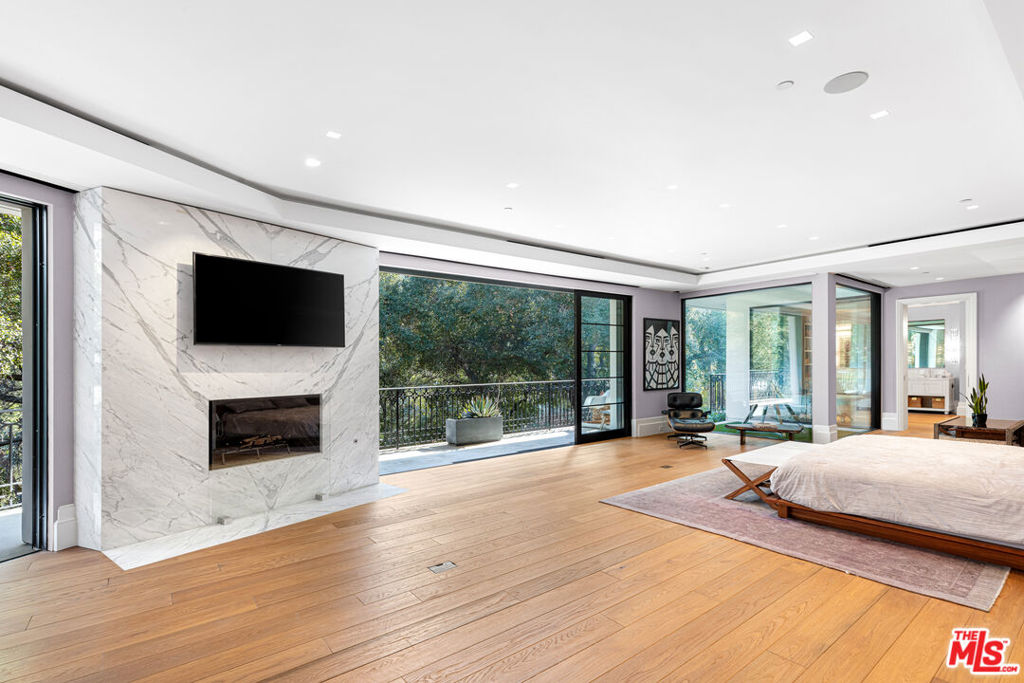 3160 Coldwater Canyon AvenueStudio City img 24