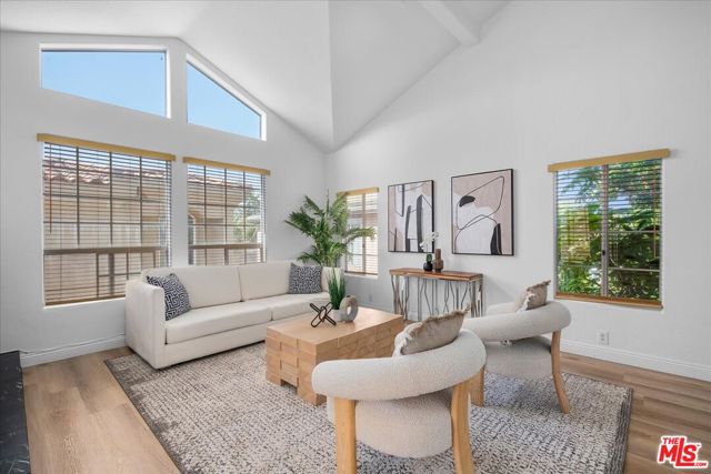 625 9th Street, Hermosa Beach, California 90254, 3 Bedrooms Bedrooms, ,2 BathroomsBathrooms,Residential,Sold,9th,25523845