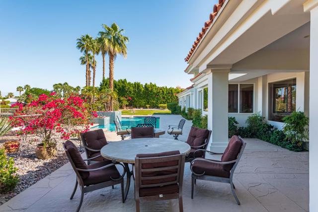 35010 Vista Del Ladero, Rancho Mirage CA: https://media.crmls.org/mediaz/8b2b9fb5-348e-4801-b3ed-ad5601a3b4cb.jpg