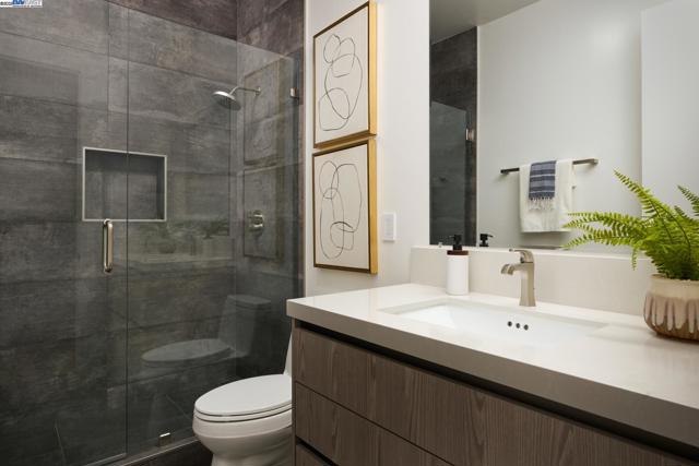 1615 Vinehill Court, Fremont CA: https://media.crmls.org/mediaz/8b2bbc02-88b9-4232-bd63-2652f16fe7f4.jpg