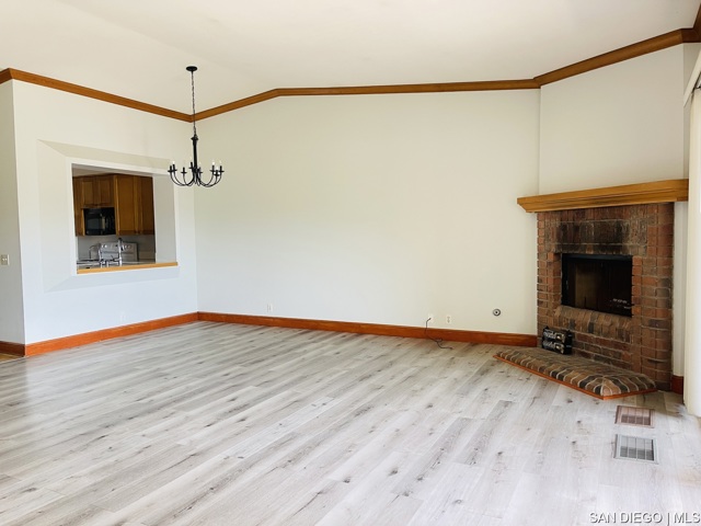 8880 Villa La Jolla DR, La Jolla CA: https://media.crmls.org/mediaz/8b2bc571-eee2-4e91-84a8-a4153ef0848a.jpg