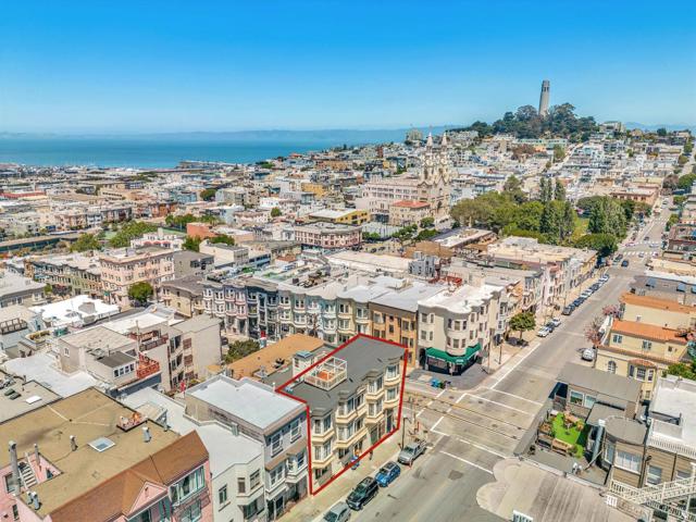 806810 Union Street, San Francisco CA: https://media.crmls.org/mediaz/8b2bec95-2e06-4de0-a07c-d1be3aa1f818.jpg