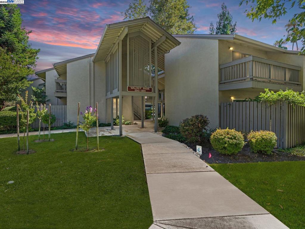 1241 Homestead Ave #206