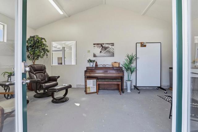 12101 Columbet Avenue, San Martin CA: https://media.crmls.org/mediaz/8b2c0485-df8e-4a47-bd1d-4a0f3736089b.jpg