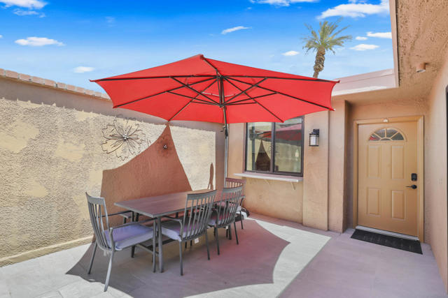 23 Haig Drive, Rancho Mirage CA: https://media.crmls.org/mediaz/8b2d5087-97f3-4441-9d3c-ea06b7ff1ba8.jpg