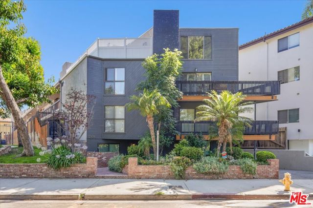 12938 Valleyheart Drive, Studio City CA: https://media.crmls.org/mediaz/8b2dd534-35b6-44e9-8e16-e93f3394f4fd.jpg