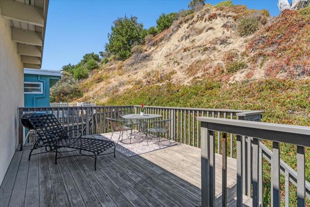 617 Beach Drive, Aptos CA: https://media.crmls.org/mediaz/8b2f4d12-5750-4190-a370-c9c271318fee.jpg
