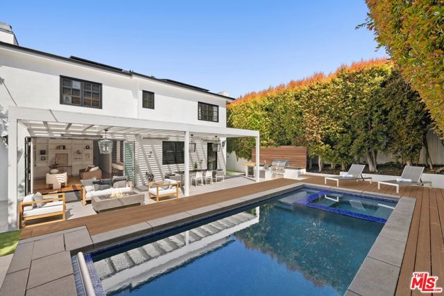 2543 Patricia Avenue, Los Angeles CA: https://media.crmls.org/mediaz/8b2fa94a-34da-4adc-82f7-052f86b7c43a.jpg