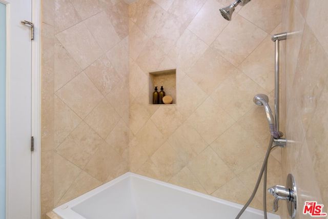 949 N Kings Road, West Hollywood CA: https://media.crmls.org/mediaz/8b30af2a-f163-4626-a9a8-a732b8faaf80.jpg