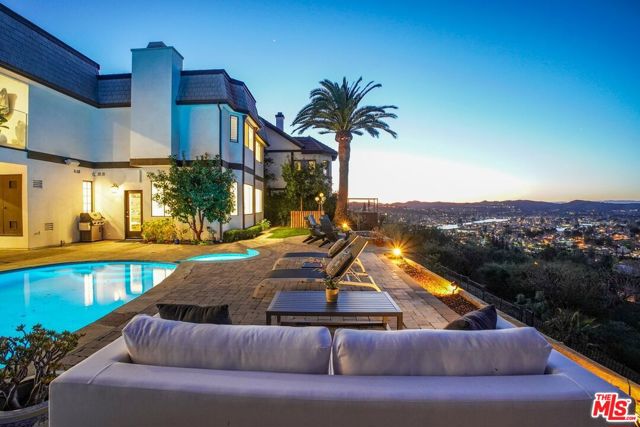 3485 Ridgeford Drive, Westlake Village CA: https://media.crmls.org/mediaz/8b314b7b-a3fd-46d9-807a-aa62f086a905.jpg