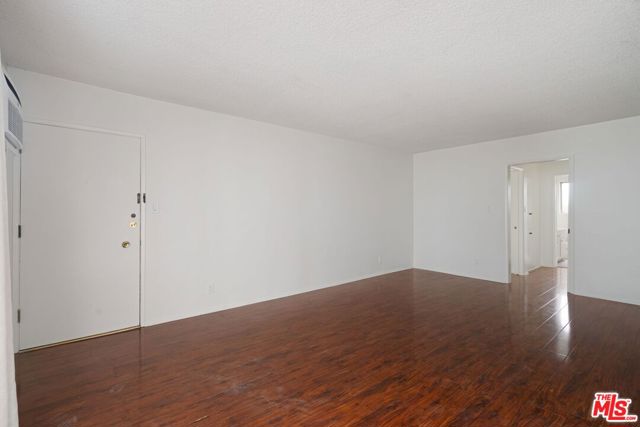 1481 Reeves Street, Los Angeles CA: https://media.crmls.org/mediaz/8b31bc09-7889-4445-bd09-fee2116e66ab.jpg