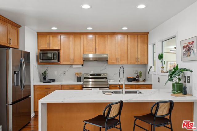 8977 Riderwood Drive photo 3