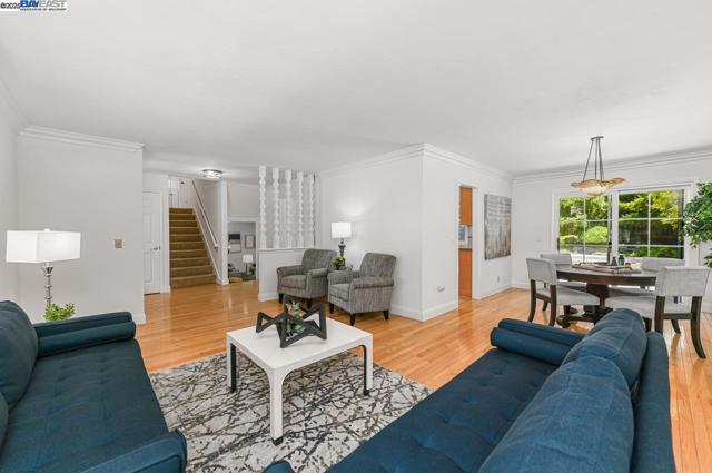 351 Castenada Ct, Danville CA: https://media.crmls.org/mediaz/8b322c47-9c8b-451a-be2b-f2737ab80bf7.jpg