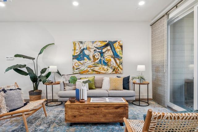 1815 Balsa St, Alameda CA: https://media.crmls.org/mediaz/8b32cd14-fb0c-4d4b-a285-d94341b87a4e.jpg