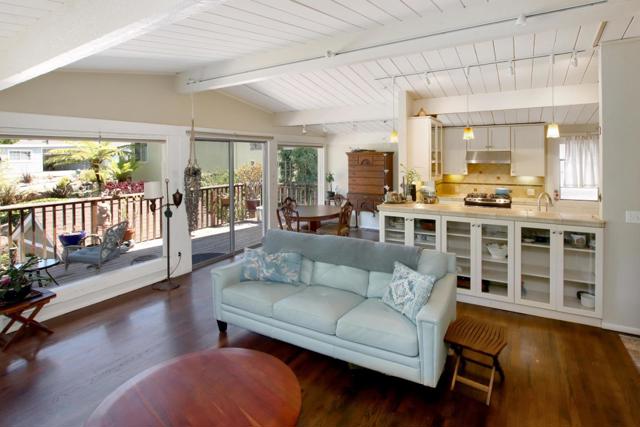 620 Rio Del Mar Boulevard, Aptos CA: https://media.crmls.org/mediaz/8b336a83-fd4d-4cbe-ab67-a184114f25db.jpg