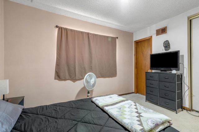 13442 Mountainside Drive, Poway CA: https://media.crmls.org/mediaz/8b337410-4c5b-4681-8f5a-50e95b615e23.jpg