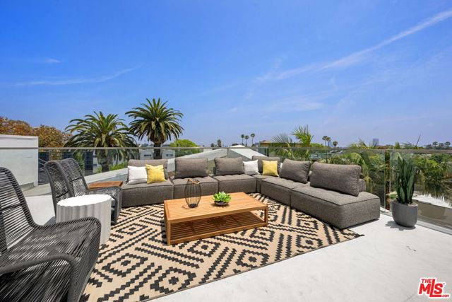 621 N Kings Road, West Hollywood CA: https://media.crmls.org/mediaz/8b339290-b99e-47b5-aec0-fae32502af1a.jpg