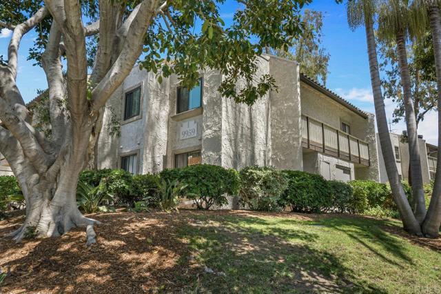 Detail Gallery Image 3 of 27 For 9959 Azuaga St #I-105,  San Diego,  CA 92129 - 2 Beds | 2 Baths