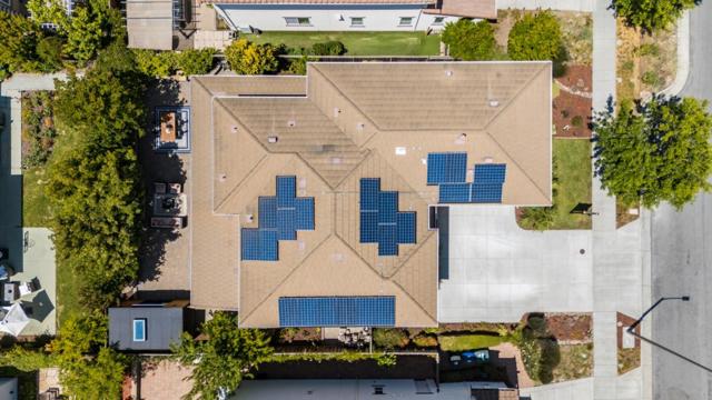 707 Torreya Avenue, Sunnyvale CA: https://media.crmls.org/mediaz/8b352315-be47-400f-bac3-f2923474a65b.jpg