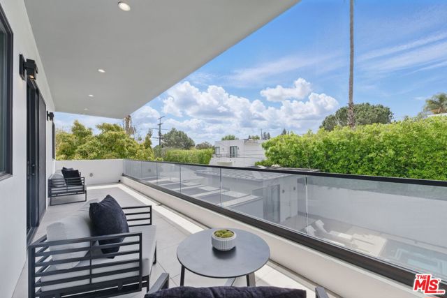 14812 Morrison Street, Sherman Oaks CA: https://media.crmls.org/mediaz/8b35453f-9a9f-48a5-aa98-5dd06d65600a.jpg