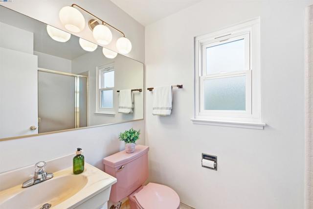 Image 23 of 41 For 5169 Lawler Ave