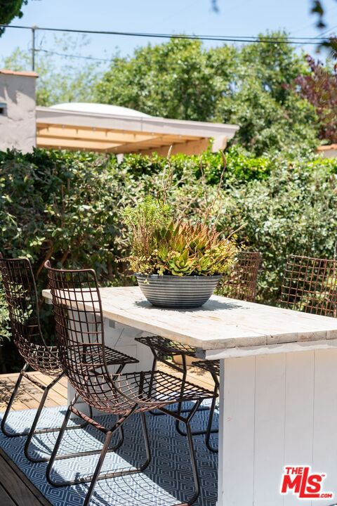 4148 Mentone Avenue, Culver City CA: https://media.crmls.org/mediaz/8b35e492-bd71-49c4-a784-da01cf68b516.jpg