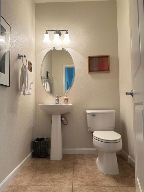 10526 Seahorn Drive, Stockton CA: https://media.crmls.org/mediaz/8b36f29a-a8ab-46a9-b7fd-1114f8761081.jpg