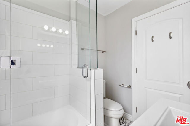 920 Westbourne Drive, West Hollywood CA: https://media.crmls.org/mediaz/8b37291d-af2f-4686-b3ad-6de7d59a7de4.jpg