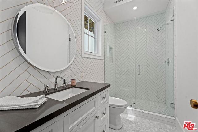4105 Bellingham Avenue, Studio City CA: https://media.crmls.org/mediaz/8b3737da-41ce-4246-858b-974c29fc7c77.jpg
