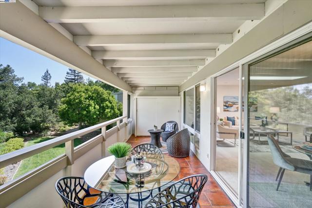2841 Ptarmigan Dr, Walnut Creek CA: https://media.crmls.org/mediaz/8b380313-1175-4e91-9d36-4063cd638955.jpg