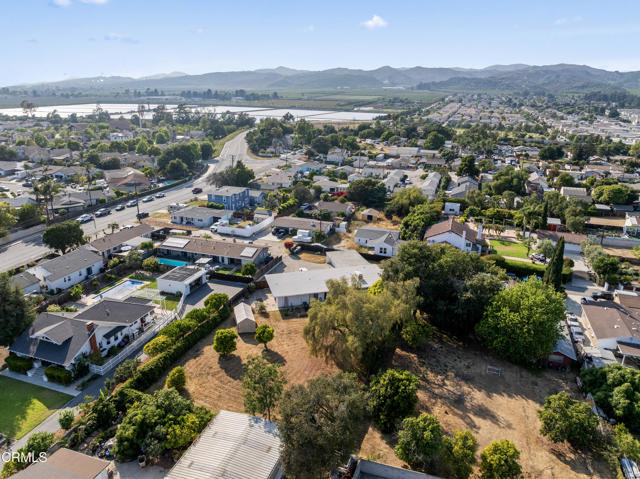 796 S Saticoy Avenue, Ventura CA: https://media.crmls.org/mediaz/8b385934-480d-497a-971a-cffd5b68e4c9.jpg