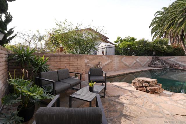 Image 16 of 49 For 1450 Highland Dr