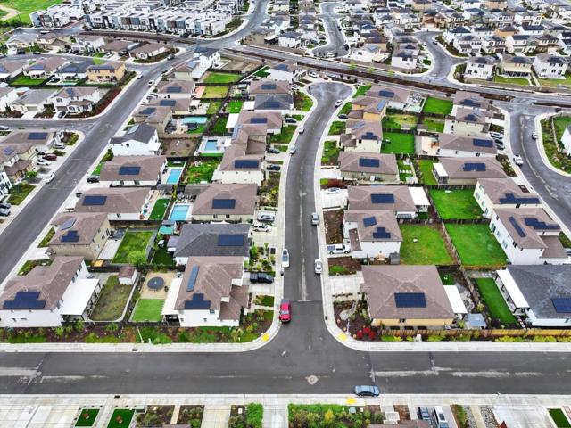 701 Pahl Court, Lincoln CA: https://media.crmls.org/mediaz/8b390ed1-89be-49af-870d-9b289d469613.jpg